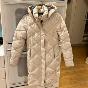 Authentic NORTH FACE Miss Metro II Hooded Down Parka size S Soft White💕
